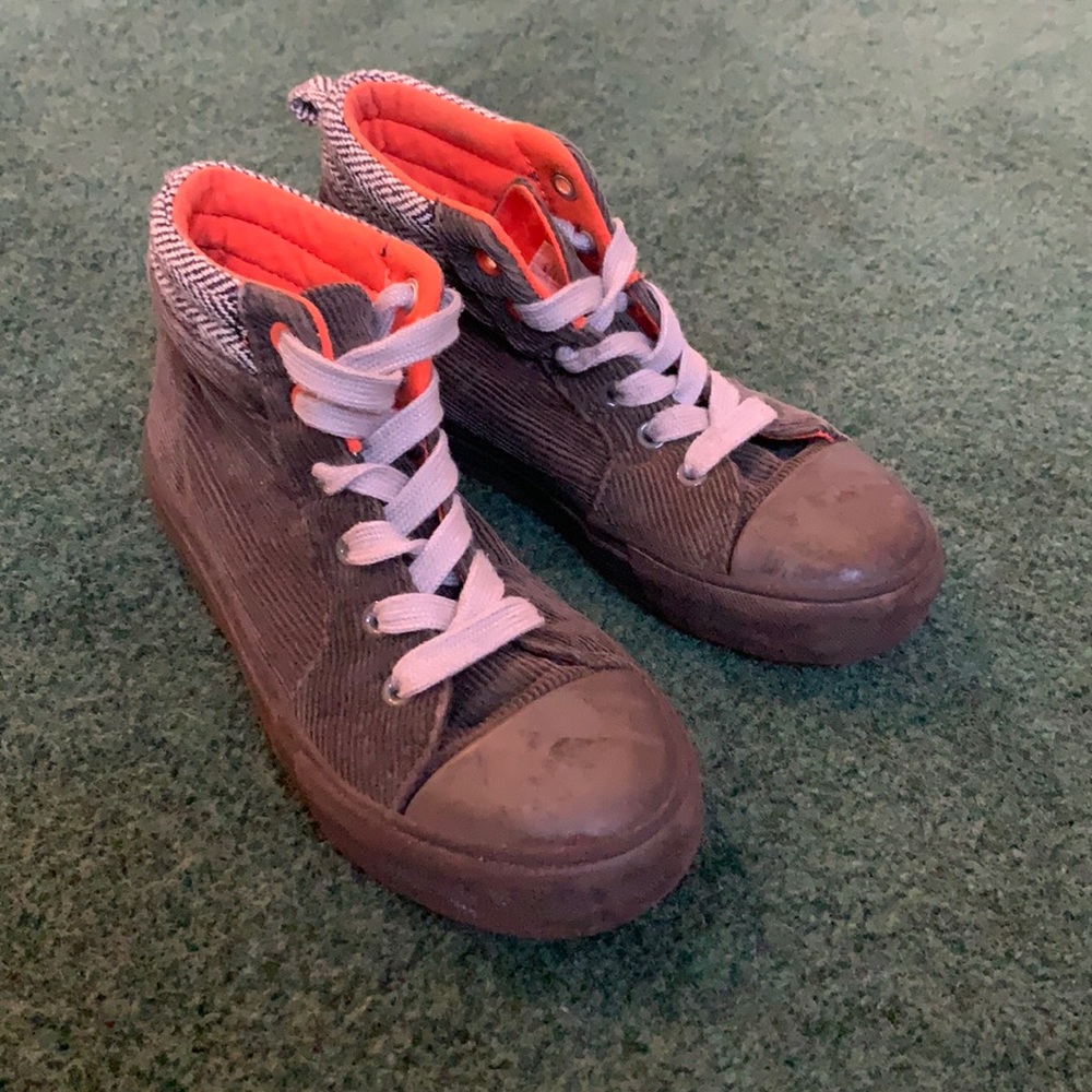 Boys Old Navy corduroy high tops.